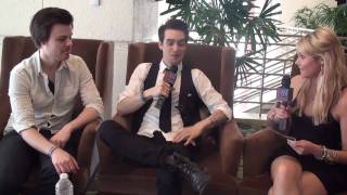 20 Questions With Panic! At The Disco's Brendon Urie & Spencer Smith - Hollywire Hot Seat