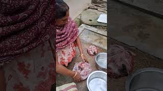 অনেক মাছ মাংস বাজার থেকে আনলাম মা কে দিলাম #yutubeshorts #fishmarket #mutton #myblog