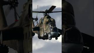 Zobacz w akcji Mi-24 - radziecki ciężki śmigłowiec bojowy na wyposażeniu Wojska Polskiego 🚁 #short