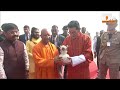 mahakumbh 2025 king of bhutan and up cm yogi adityanath perform aarti at triveni sangam news9