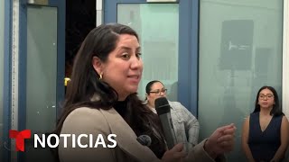 Activistas enseñan a inmigrantes cómo actuar en detenciones | Noticias Telemundo