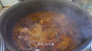 新疆伊犁手抓肉有多好吃？160元/公斤每天卖20只羊，想吃肉先排队