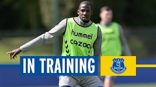 DOUCOURÉ BACK TO FACE WEST HAM? | EVERTON IN TRAINING