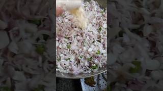 सूर्यकांत कांदा भजी बघा कशी तयार होते कोल्हापुरातील 75 वर्षे जुनी kanda Bhaji Food blog recipe