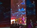 jjlin（林俊杰）拉欧阳娜娜上台一起唱歌（ jj20worldtour mohegan sun concert 但欧阳娜娜是谁？