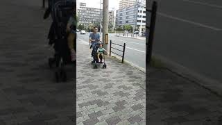 ベビーカー押しジョギングとかいいつつ最後までつきまといしてきた子ども利用したおっさん❗️子ども犯罪利用する老若男女多いな‼️可哀想な朝鮮○の子どもたち‼️