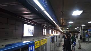 台北捷運 Taipei MRT 板南線 晨間尖峰 新埔站 前車延誤 班距壓縮 列車間隔一分進站 321型電聯車