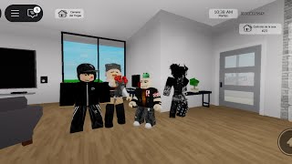 Jugando con seguidores en roblox💙💙