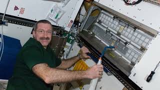 NASA ScienceCasts: Station Science 101 - Monitoring Microbes for Astronaut Health