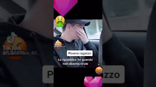 Ragazzo viene obbligato ad ascoltare auto blu 😅🤣🤣🤣