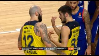 Accidental punch by Pero Antic to Nikola Kalinic