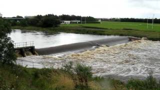 Irvine Ayrshire Scotland  the weir at the moor (15aug09) Canon A590