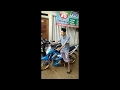 Video Lucu Santri Masuk Indomaret Buka Sendal