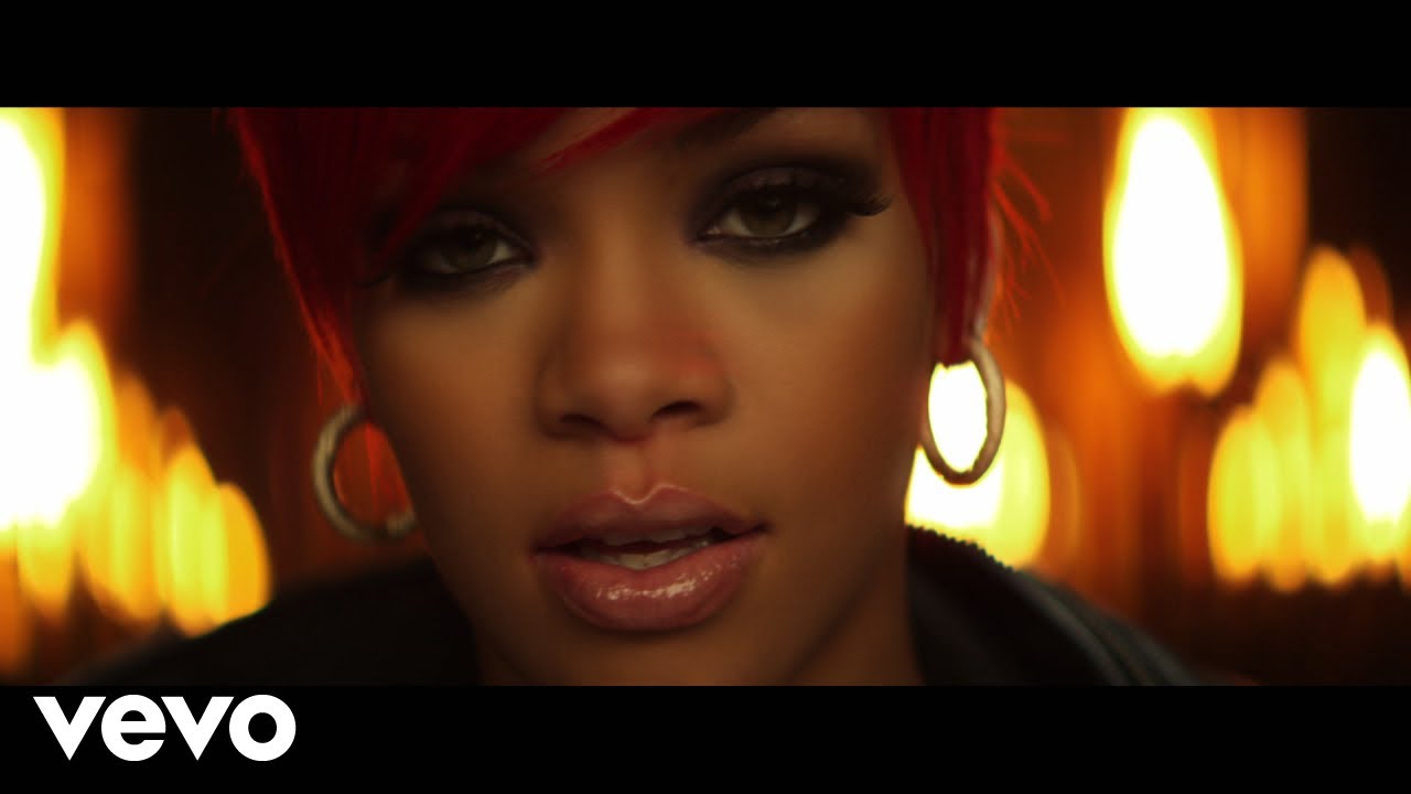 Eminem - Love the Way You Lie (feat. Rihanna) Eminem - Love the Way You Lie (feat. Rihanna)