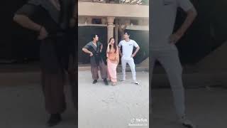 Dancing on Ankh Maare song on set of Aladdin #simba || Avneet Kaur official