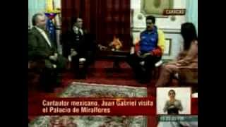 Maduro recibe en el Palacio de Miraflores al cantante mexicano Juan Gabriel