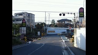 JR宇都宮線の踏切（東大宮ー蓮田）埼玉県　蓮田駅の近く