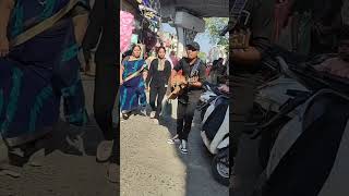 Street Singing Milne Hain Mujhse Aayi Song | Singing In Public|#shorts #shortvideo #shortsindia