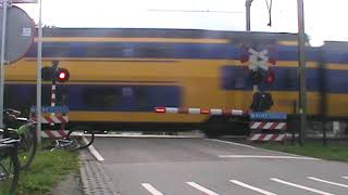 spoorwegovergang Woudenberg //Dutch railroad crossing