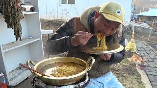 밥 말아먹을 때 가장 맛있는 라면이라는 스낵면 먹방!Mukbang eating show