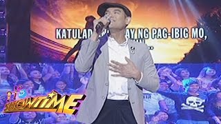 It's Showtime Singing Mo To: Jay R sings 