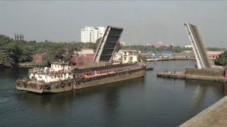 Ship crossing FOLDING BRIDGE in Kolkata same as PAMBAN BRIDGE, Rameswaram, India - shock wave