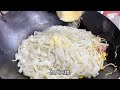 年薪30万大厨做干炒河粉，三份一锅出，这样能行吗？【覃厨说美食】