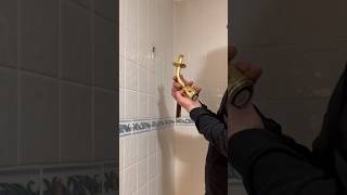 How To Remove Your Whole Shower Head #showerhead #tutorial #howto #diy #bathroom #bathroomdesign