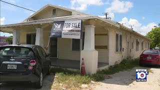 Residents of Hialeah apartments say their power was cut after paying rent