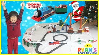 THOMAS AND FRIENDS Holiday Cargo Delivery Set Christmas trains