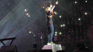Shape Of You - Ed Sheeran LIVE AMSTERDAM 3/4/17 FRONT ROW