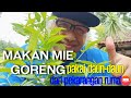 Makan Mie Goreng Pakai Daun-Daun #papagen #miegoreng #makanmiegoreng #daunsalam #pekaranganrumah