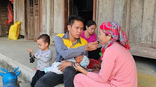 The joy of a family when seeing their child grow up day by day