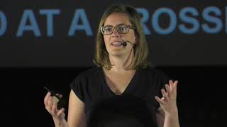 An innovative business model from free singing sessions | Annelore Camps | TEDxVlerickBusinessSchool