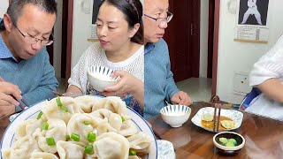 Four plates of dumplings for lunch today, and my husband is going to eat alone again