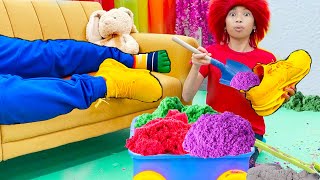 Wendy Pretend Play Turning Things into Sand with Colorful Kinetic Sand Toys for Kids