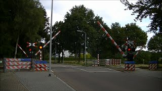 Spoorwegovergang Doetinchem // Dutch railroad crossing