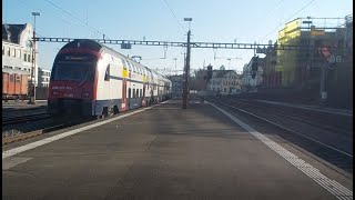 Abfahrt der S8 nach Pfäffikon SZ am Bahnhof Thalwil