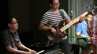 Dennis Junio & Rafi The Beat ft. Matthew Sayersz - Four @ Mostly Jazz 02/06/12 [HD]