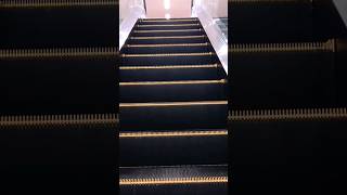 アピタ金沢店 上りのエスカレーター【Escalator】APiTA KANAZAWA . UNY