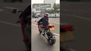 පොලිස් අංකල් 😁🥵🔥#viralvideo #viralshort #like#subscribe #bikelover #1000rr