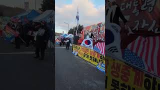 윤석열대통령 윤대통령구하기 갸냘픈여인의절규 애국가수임연희 서울구치소실시간방송 윤대통령구하기