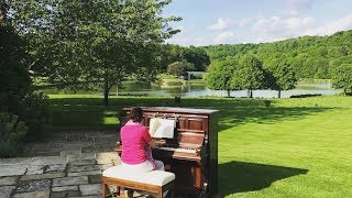 Susanna Stranders serenades the world