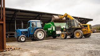 1978 Ford 6600 \u0026 Keenan Klassick 100 Feeding 200 head of Cattle