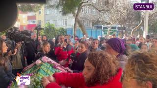 Kadınlar boşanma aşamasında olduğu erkek tarafından katledilen Ayşe Çelik'in tabutunu taşıdı