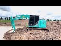 kobelco sk135sr 3 เร่งงานขุดอ่างเก็บน้ำยามหน้าฝนโยนดินรอรถดั้ม ลำบากหน่อยครับทำงานฤดูฝน