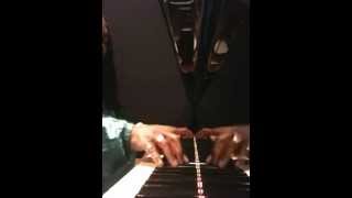 JAZZ PIANIST ALPHONSE MOUZON PLAYS AN AMAZING SOLO!!!!