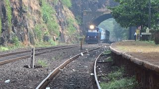 Wonder Of India : Amazing Konkan Railway : Jan Shatabdi with ED 3D Terrifies Mountainous Ukshi