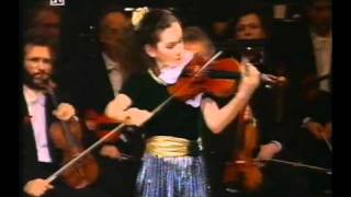 Young Hilary Hahn plays Bach (Gigue in d minor)