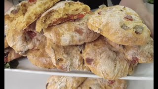 Pizzi Leccesi o Pucce typical Salento recipe | Semolina Focacce